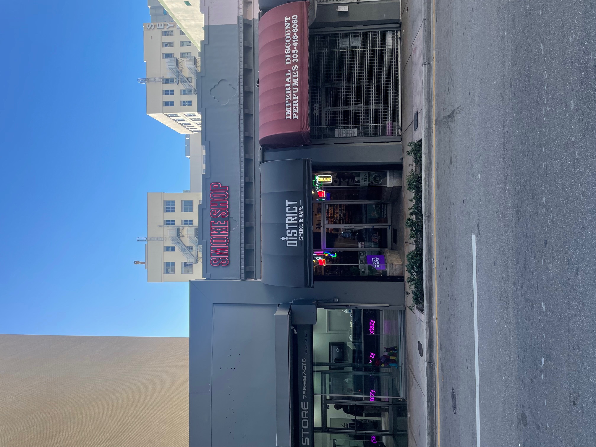 Downtown Miami – NE 1st Ave Bag Drop Storage storefront